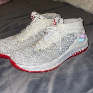 Damien Lillard basketball shoes
